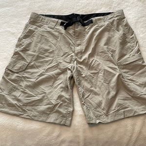 Eddie Bauer Mens Performance Cargo Shorts w/ Belt